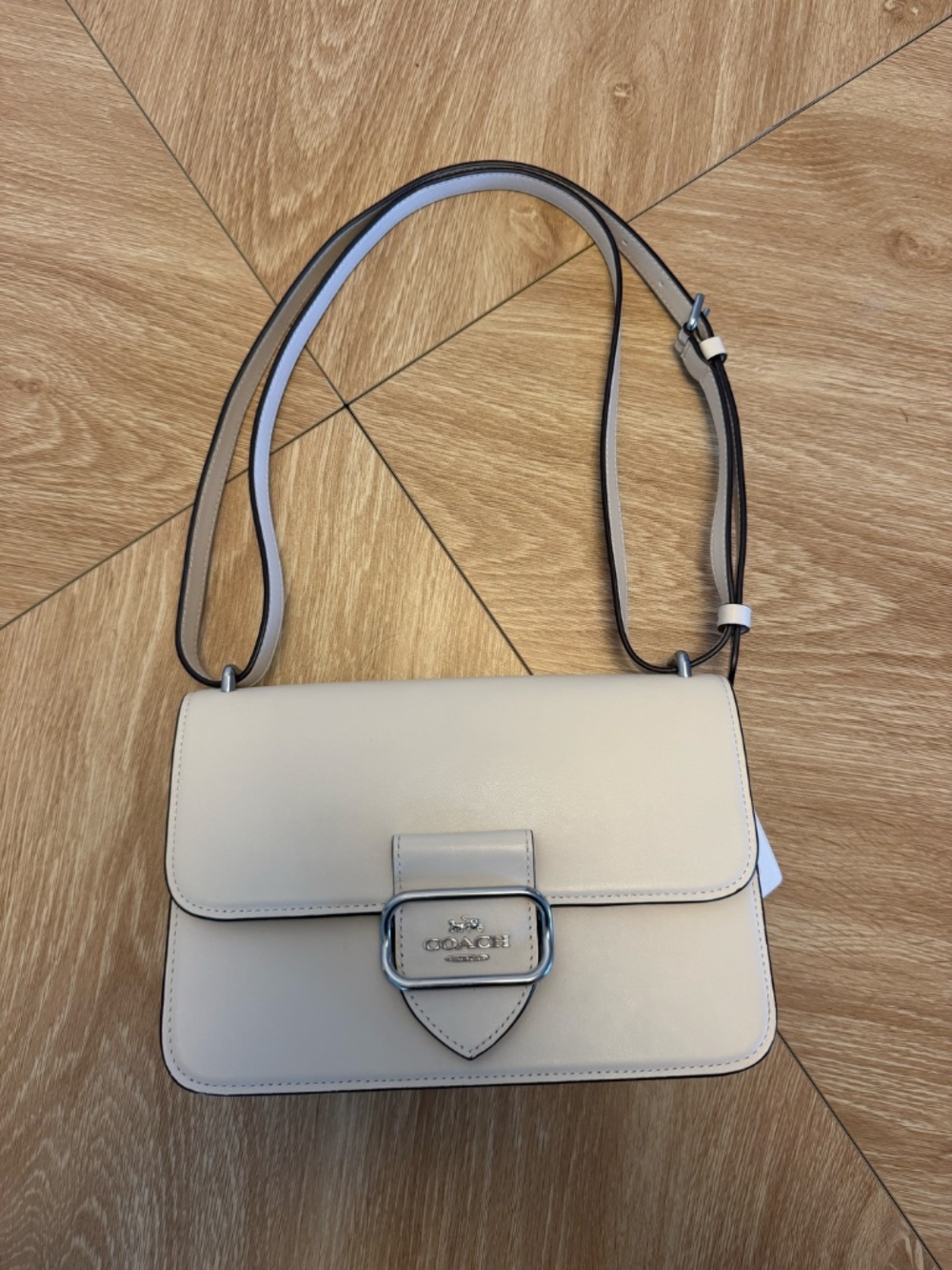 Coach Sage Shoulder Bag Chalk Leather CAM17